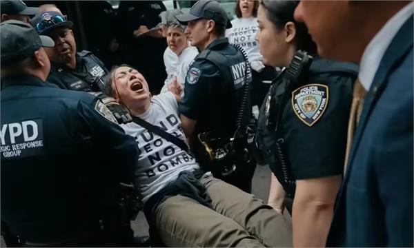 90 protestors arrested in usa