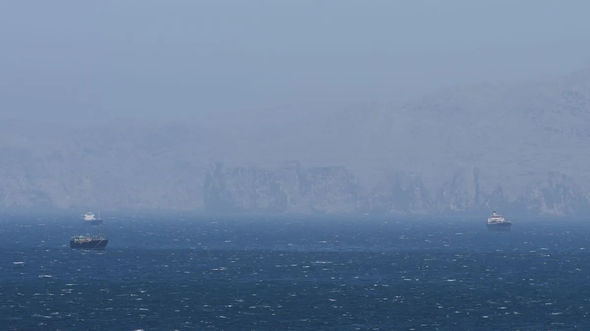 ਈਰਾਨ ਨੇ ਵਾਪਸ ਮੋੜ ''ਤਾ ਅਮਰੀਕੀ ਜਹਾਜ਼! ਹੋਰਮੁਜ਼ ''ਤੇ ਅਮਰੀਕਾ-ਈਰਾਨ ਫਿਰ ਆਹਮੋ-ਸਾਹਮਣੇ