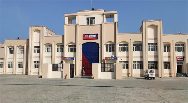 3 mobiles  sim  tobacco pouches and bidis recovered from inside central jail