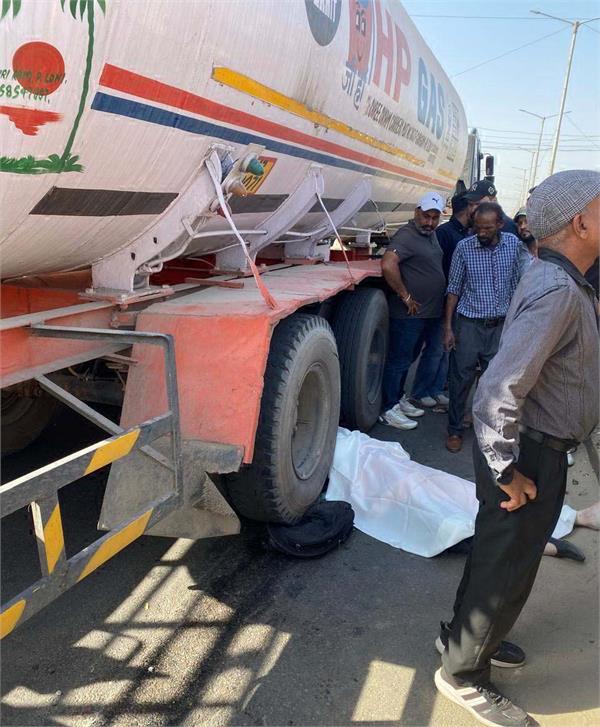 two peoples dead on road accident