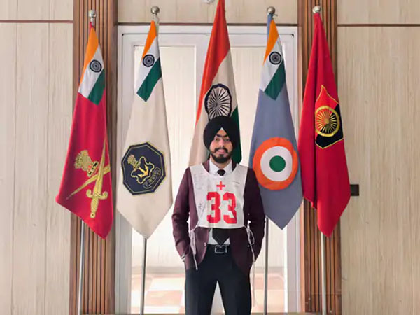 ਪਠਾਨਕੋਟ ਦੇ ਜਸਨੂਰ ਸਿੰਘ ਨੇ ਵਧਾਇਆ ਮਾਣ: CDS-2 ਪ੍ਰੀਖਿਆ ''ਚ ਦੇਸ਼ ਭਰ ''ਚੋਂ ਹਾਸਲ ਕੀਤਾ ਪਹਿਲਾ ਰੈਂਕ