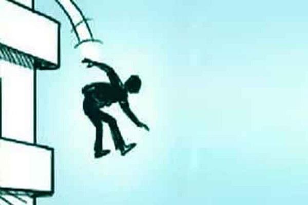 attempted robbery of student in broad daylight