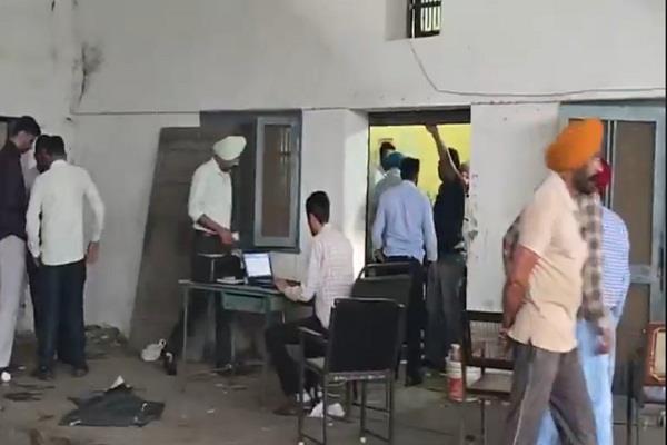 p  r  t  c  depot conductor arrested red handed while taking bribe of rs  20 000