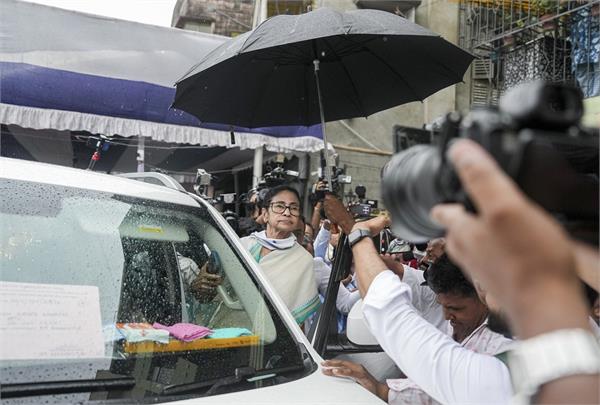 mamata banerjee voting center visit bjp central forces