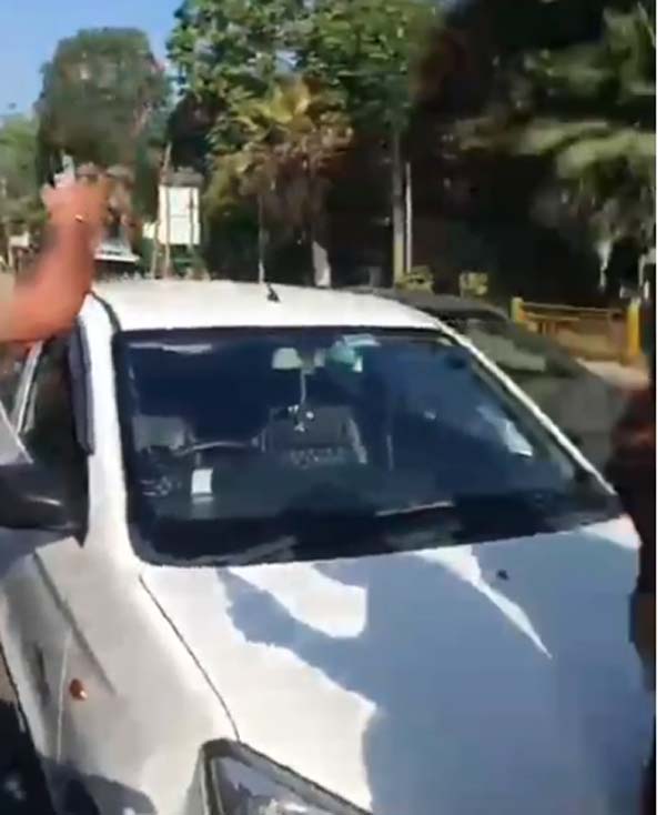 ਜਲੰਧਰ ਦੀ 120 ਫੁੱਟੀ ''ਤੇ ਵਾਪਰਿਆ ਹਾਦਸਾ, ਤੇਜ਼ ਰਫ਼ਤਾਰ ਕਾਰ ਨੇ ਐਕਟਿਵਾ ਨੂੰ ਮਾਰੀ ਟੱਕਰ, ਵਿਦਿਆਰਥਣ ਜ਼ਖ਼ਮੀ