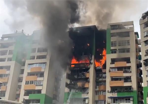 fire  ghaziabad  multi storey building