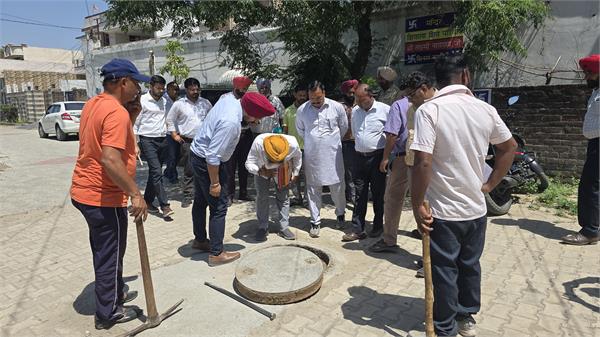 vigilance team reaches dinanagar to inspect sewerage project