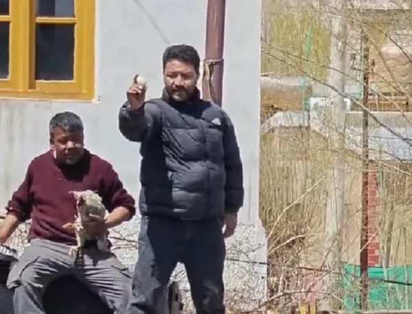 ਈਰਾਨ ਦੇ ਜੰਗ ਪੀੜਤਾਂ ਦੀ ਮਦਦ ਲਈ 25 ਹਜ਼ਾਰ ਰੁਪਏ ''ਚ ਵਿਕਿਆ ਇਕ ਆਂਡਾ