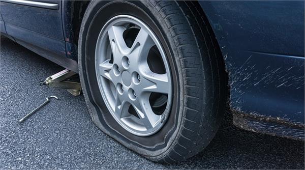 vehicle  s tubeless tire gets punctured