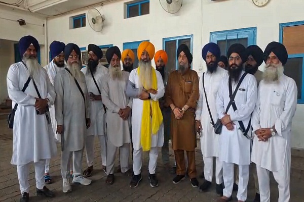 ਪਾਠੀ ਸਿੰਘਾਂ ਨੇ SGPC ''ਤੇ ਲਾਏ ਗੰਭੀਰ ਇਲਜ਼ਾਮ, 16 ਤਾਰੀਖ਼ ਤੋਂ ਕੀਤਾ ਮਰਨ ਵਰਤ ਦਾ ਐਲਾਨ