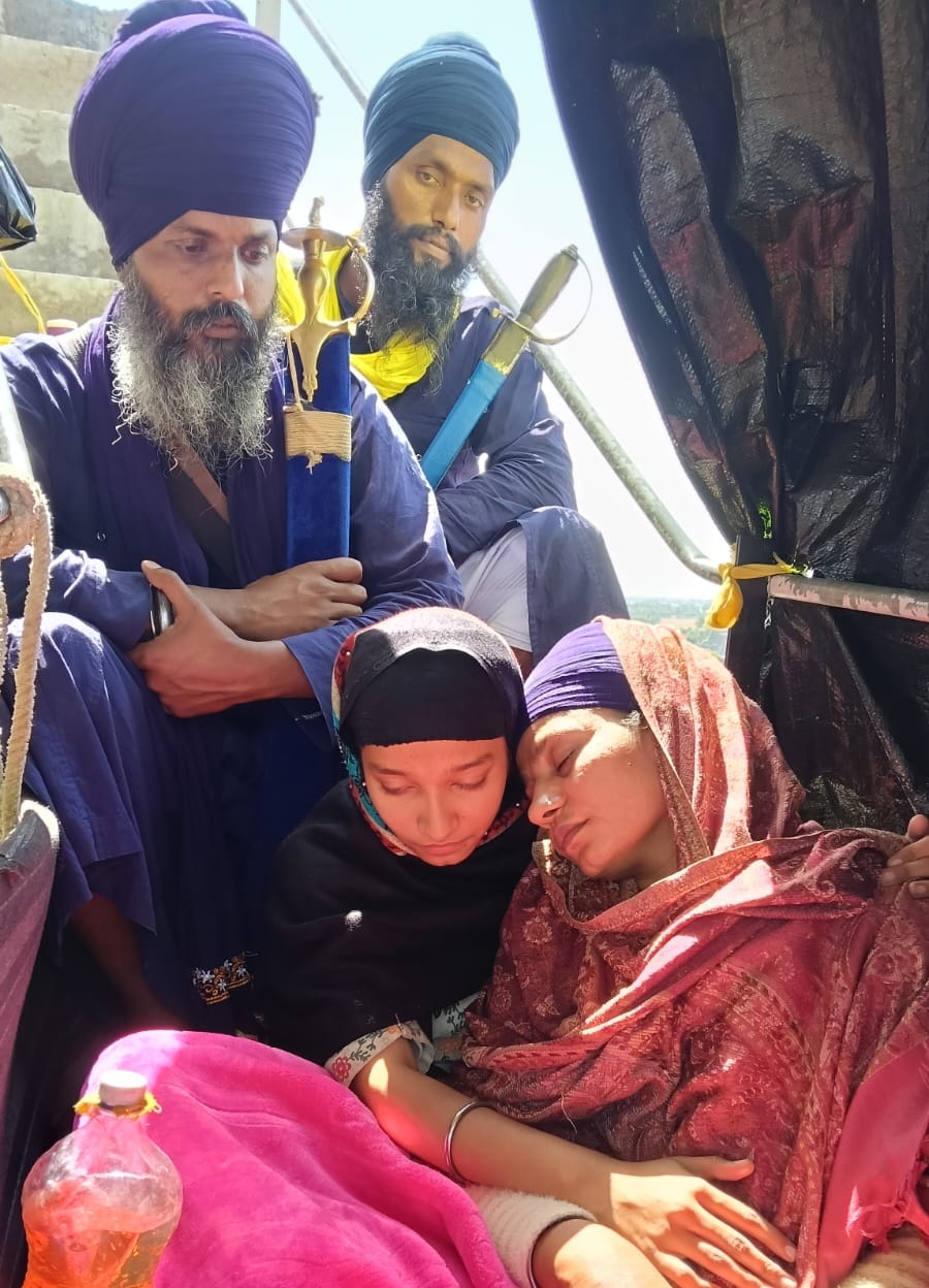 ਪਾਣੀ ਦੀ ਟੈਂਕੀ ''ਤੇ ਡਟੀ ਗੁਰਜੀਤ ਕੌਰ ਦੀ ਵਿਗੜੀ ਤਬੀਅਤ, ਨਿਹੰਗ ਸਿੰਘ ਜਥੇਬੰਦੀਆਂ ਨੇ ਅਫ਼ਸਰਾਂ ਨੂੰ ਦਿੱਤੀ ਚੇਤਾਵਨੀ