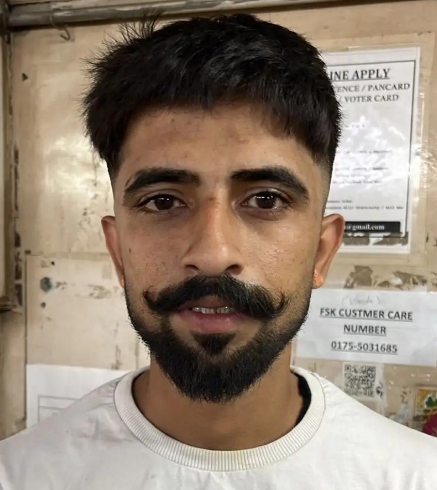 ਸੜਕ ''ਤੇ ਬਣੀ ਸਟੇਜ ਵਿਚ ਜਾ ਵੜਿਆ ਮੋਟਰਸਾਈਕਲ! 25 ਸਾਲਾ ਨੌਜਵਾਨ ਦੀ ਦਰਦਨਾਕ ਮੌਤ