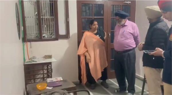 thief escapes with gas cylinder and cash from house in jalandhar