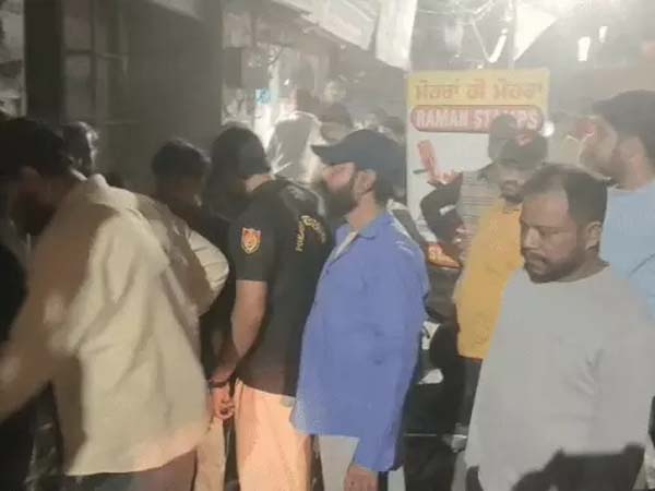 ਜਲੰਧਰ ''ਚ ਅੱਗ ਦਾ ਤਾਂਡਵ! ਸਪੋਰਟਸ ਸ਼ਾਪ ਤੇ ਫੈਕਟਰੀ ''ਚ ਲੱਗੀ ਭਿਆਨਕ ਅੱਗ