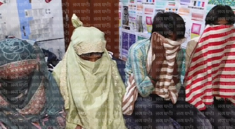 ਪੰਜਾਬ : ਪਿੰਡ ''ਚ ਅੱਧੀ ਰਾਤ ਨੂੰ ਪੈ ਗਿਆ ਰੌਲਾ, 4 ਮੁੰਡੇ ਅਤੇ 2 ਕੁੜੀਆਂ...