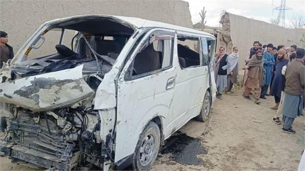 one killed  15 injured as vehicle crashes into house