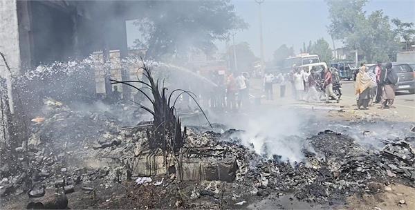 fire breaks out at junk warehouse in misharpura