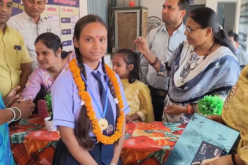 9ਵੀਂ ਦੀ ਵਿਦਿਆਰਥਣ ਦੀ ISRO ''ਚ ਸਿਲੈਕਸ਼ਨ ! ਨਿੱਕੀ ਉਮਰੇ ਮਾਰ ਲਈ ਵੱਡੀ ਬਾਜ਼ੀ