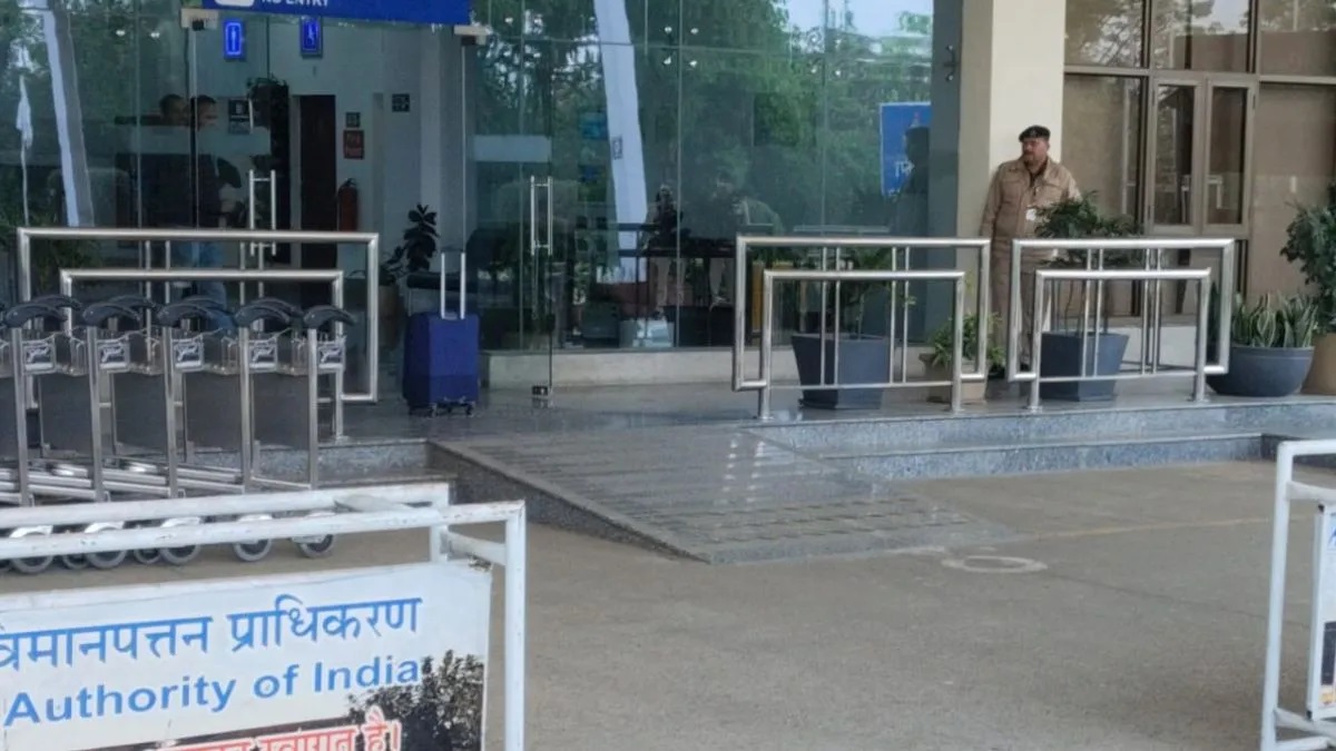 ਕਾਂਗੜਾ ਹਵਾਈ ਅੱਡੇ ''ਤੇ ਲਾਵਾਰਿਸ ਬੈਗ ਮਿਲਣ ਨਾਲ ਮਚੀ ਹਫ਼ੜਾ-ਦਫ਼ੜੀ, ਖਾਲੀ ਕਰਵਾਇਆ ਕੰਪਲੈਕਸ