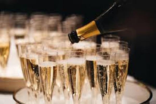 champagne market reaches small cities