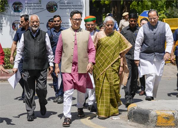 bjp delegation  election commission  narendra modi  mallikarjun kharge