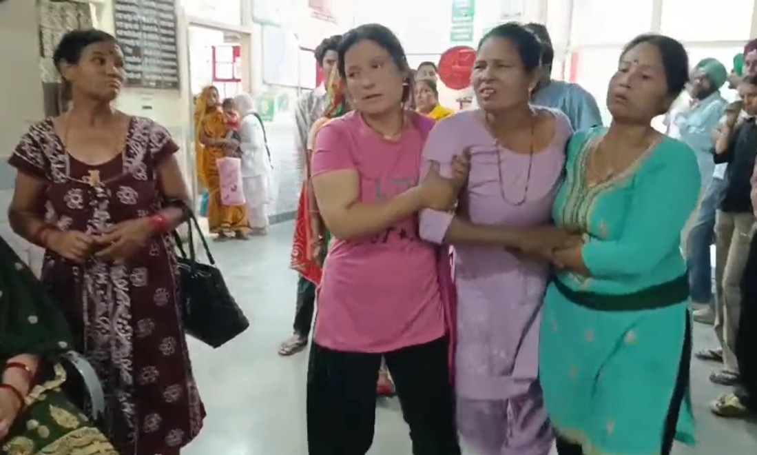 ''ਮੇਰੀ ਧੀ ਨੂੰ ਸਿਰਫ਼ ਖ਼ਾਂਸੀ ਸੀ...'', ਸਿਵਲ ਹਸਪਤਾਲ ਵਿਚ ਮਹਿਲਾ ਦੀ ਮੌਤ ਮਗਰੋਂ ਭਾਰੀ ਹੰਗਾਮਾ