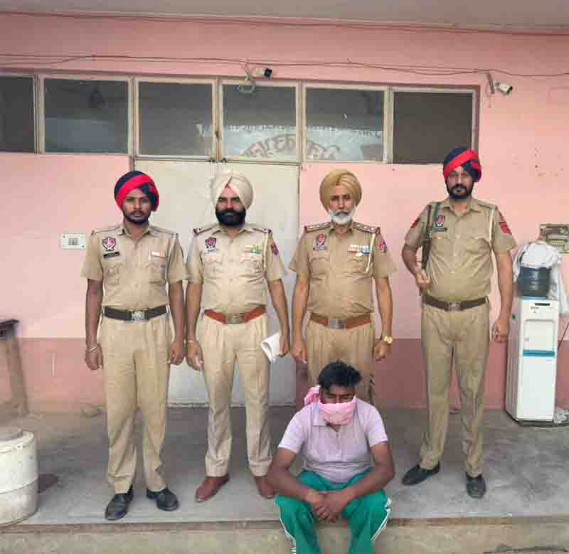 ਮੋਗਾ ਪੁਲਸ ਵੱਲੋਂ ਹੈਰੋਇਨ ਤੇ ਸ਼ਰਾਬ ਸਮੇਤ 3 ਮੁਲਜ਼ਮ ਗ੍ਰਿਫ਼ਤਾਰ