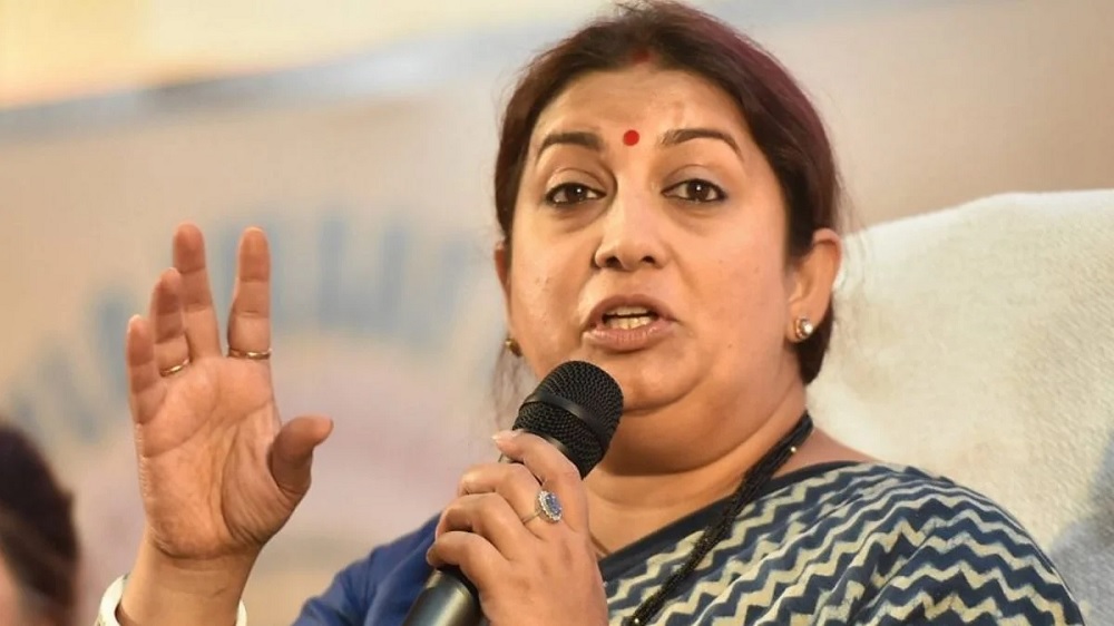 ''ਕਾਂਗਰਸ ਨੇ ਔਰਤਾਂ ਨੂੰ ਅਧਿਕਾਰ ਤੋਂ ਵਾਂਝੇ ਰੱਖਣ ਦਾ ਜਸ਼ਨ ਮਨਾਇਆ'', ਸਮਰਿਤੀ ਈਰਾਨੀ ਦਾ ਪ੍ਰਿਯੰਕਾ ਗਾਂਧੀ ''ਤੇ ਪਲਟਵਾਰ