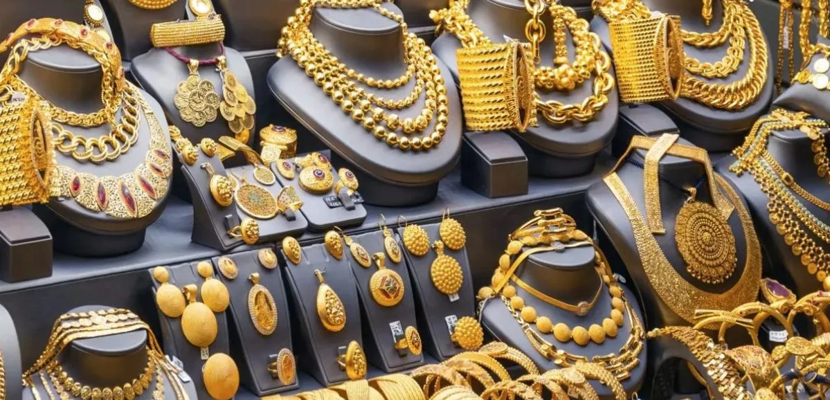 ਵਿਦੇਸ਼ੀ ਬੰਦਰਗਾਹਾਂ ''ਤੇ ਫਸਿਆ ਸੋਨਾ-ਚਾਂਦੀ ਆਵੇਗਾ ਭਾਰਤ ! ਸਰਕਾਰ ਨੇ 17 ਬੈਂਕਾਂ ਨੂੰ ਦਿੱਤੀ ਹਰੀ ਝੰਡੀ