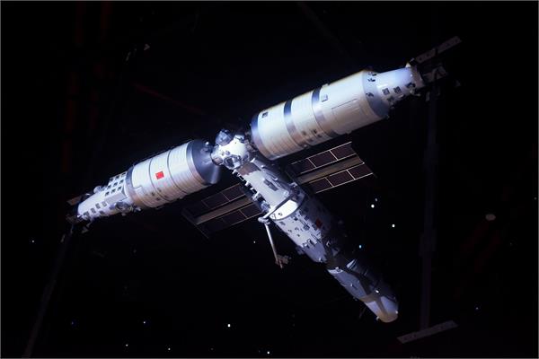 china selects pakistani nationals for space training