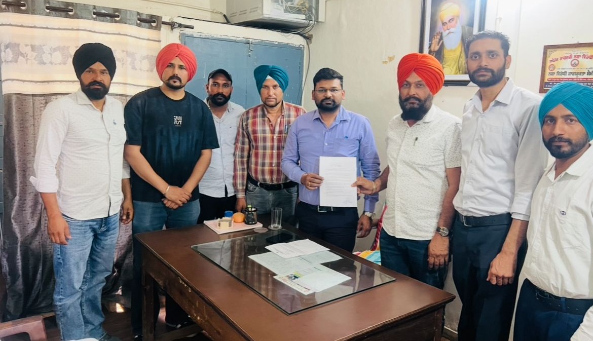 ਬਿਜਲੀ ਮੁਲਾਜ਼ਮਾਂ ਵੱਲੋਂ ਵਰਕ ਟੂ ਰੂਲ ਜਾਰੀ, ਮੰਗਾਂ ਨਾ ਮੰਨੇ ਜਾਣ ''ਤੇ ਸੰਘਰਸ਼ ਤੇਜ਼ ਕਰਨ ਦੀ ਚੇਤਾਵਨੀ