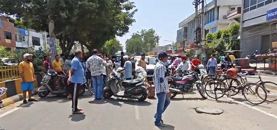 Punjab: ਅਜੇ ਵੀ ਆ ਰਹੀ LPG ਗੈਸ ਦੀ ਕਿੱਲਤ, ਸੜਕਾਂ ''ਤੇ ਉਤਰੇ ਲੋਕ, ਰੋਡ ਕਰ ''ਤਾ ਜਾਮ