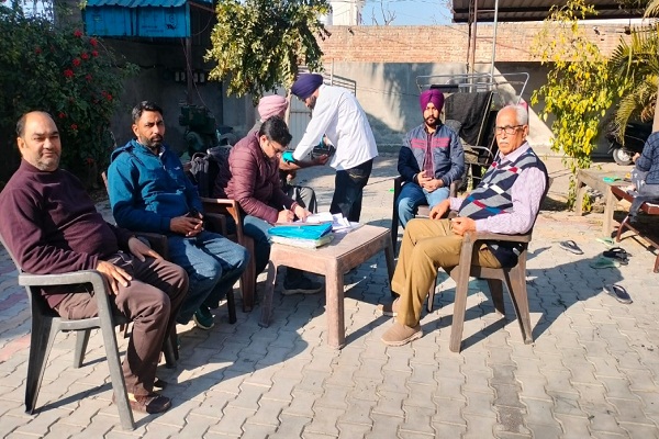 PGI ਟੀਮ ਵੱਲੋਂ ਲੋਕਾਂ ਦੇ ਲਏ ਗਏ ਬਲੱਡ ਸੈਂਪਲ ਦੀ ਰਿਪੋਰਟ ਅੱਜ ਤੱਕ ਨਹੀ ਮਿਲੀ