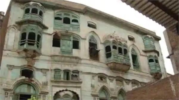 raj kapoor  s haveli in peshawar suffers damage after heavy rains  tremors