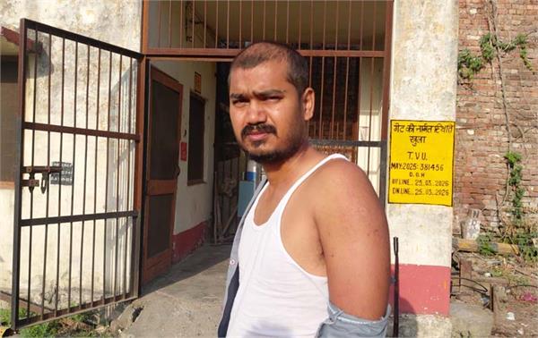 railway gate keeper on duty targeted for robbery