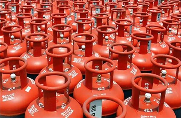 lpg cylinder  booking deadline extended  news of relief given regarding supply