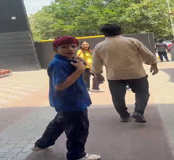 ਪੰਜਾਬ : ਨਿੱਜੀ ਸਕੂਲ ''ਚ ਅਚਾਨਕ ਪਈਆਂ ਭਾਜੜਾਂ, ਮਧੂਮੱਖੀਆਂ ਨੇ ਬੱਚਿਆਂ ''ਤੇ ਕੀਤਾ ਹਮਲਾ