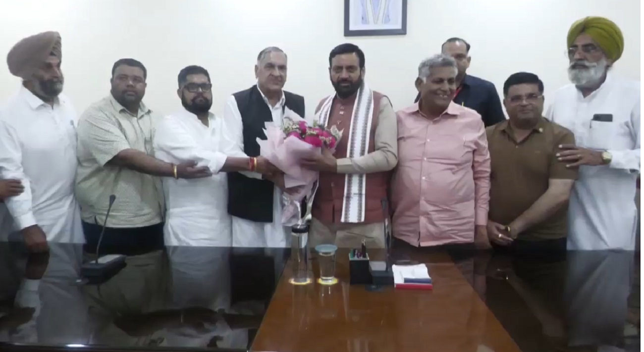 ਪੰਜਾਬ ਦੇ ਆੜ੍ਹਤੀਆਂ ਨੇ ਹਰਿਆਣਾ ਦੇ ਮੁੱਖ ਮੰਤਰੀ ਨਾਇਬ ਸੈਣੀ ਨਾਲ ਕੀਤੀ ਮੁਲਾਕਾਤ