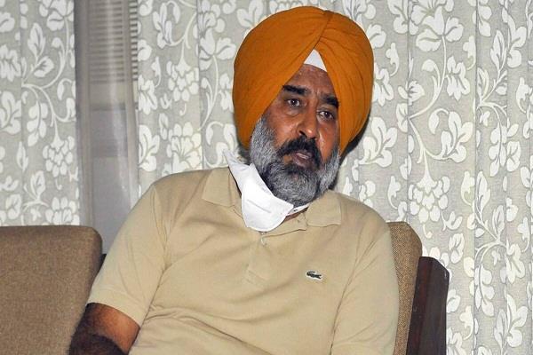 pargat singh reached to share the grief with the family of khushbaz jatana