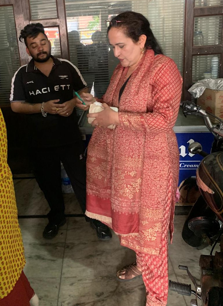 ਸਿਹਤ ਵਿਭਾਗ ਨੇ ਲੋਕਾਂ ਦੀ ਸਿਹਤ ਨੂੰ ਲੈ ਦੁੱਧ, ਘਿਓ ਅਤੇ ਪਨੀਰ ਦੇ ਭਰੇ 8 ਸੈਂਪਲ