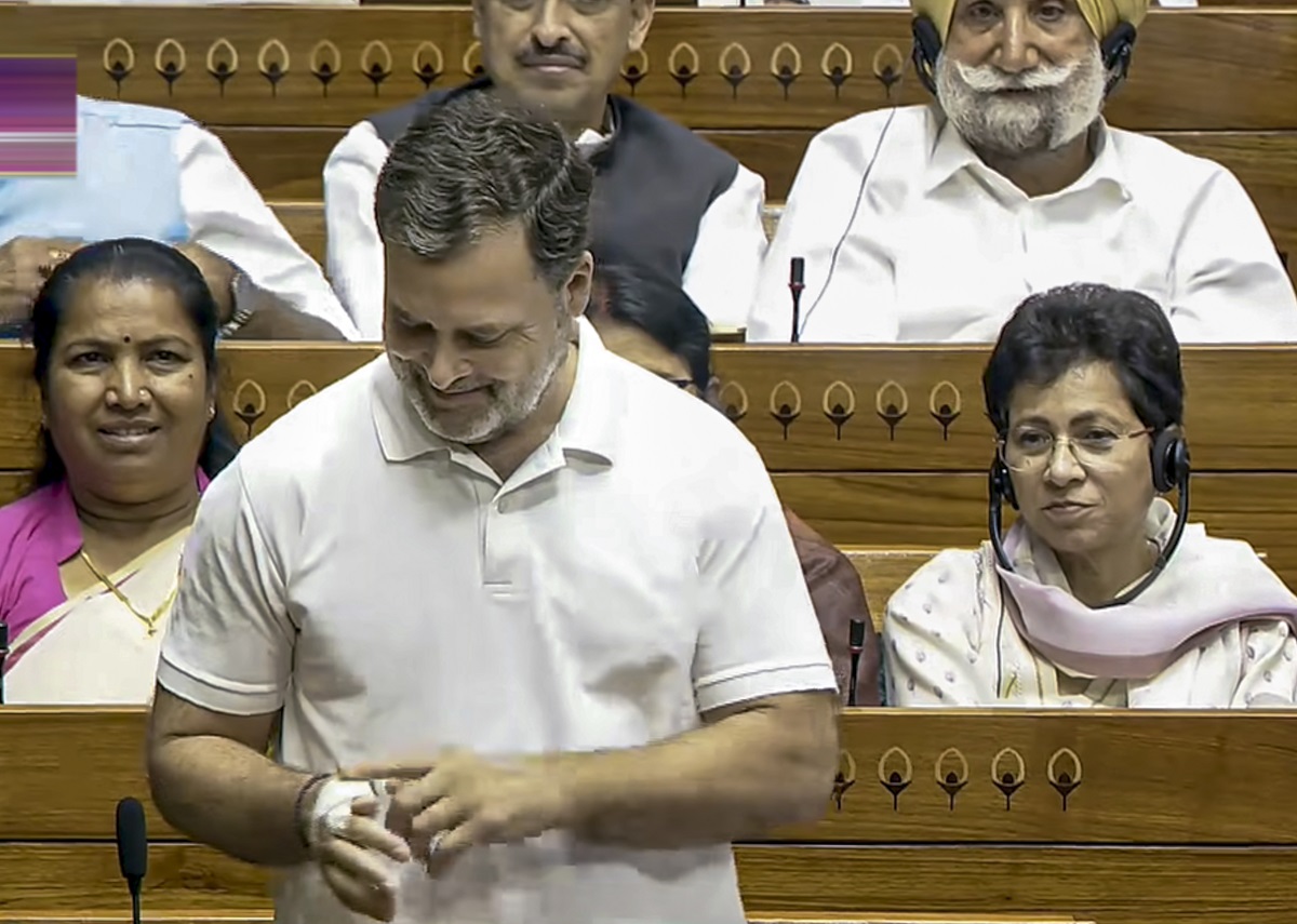 ''PM ਤੇ ਮੇਰੇ ਕੋਲ ਪਤਨੀ ਵਾਲਾ ਮੁੱਦਾ ਨਹੀਂ ਹੈ...'', ਲੋਕ ਸਭਾ ''ਚ ਰਾਹੁਲ ਵਲੋਂ ਅਜਿਹਾ ਬੋਲਦੇ ਹੀ ਲੱਗੇ ਠਹਾਕੇ