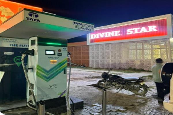 family stuck on highway at midnight tata s service relieves sweat