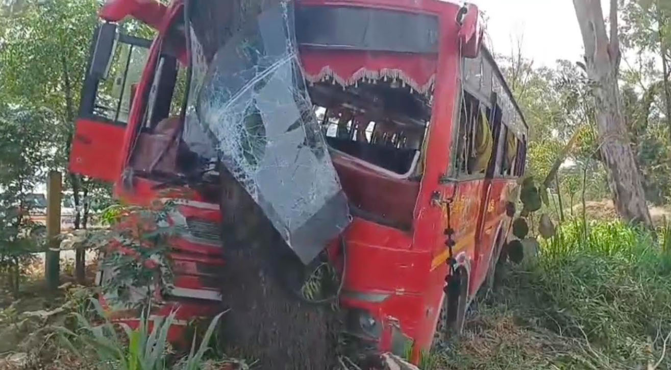 ਪੰਜਾਬ : ਸਵਾਰੀਆਂ ਨਾਲ ਭਰੀ ਬੱਸ ਵੱਡੇ ਹਾਦਸੇ ਦਾ ਹੋਈ ਸ਼ਿਕਾਰ, ਕਈ ਫੱਟੜ