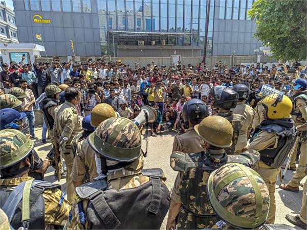 workers  salary  protest  social media