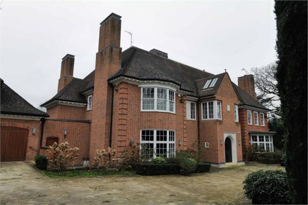 iran  s wealth   stands   in london  s   billionaires row  