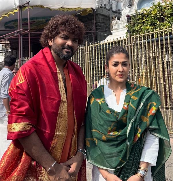 nayanthara  vignesh shivan seek blessings at tirumala venkateswara temple