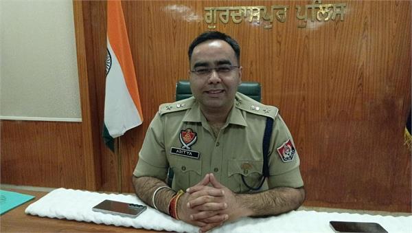 main accused in the robbery of rs 8 crore from a goldsmith  s house