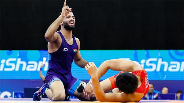 india wins two gold medals at asian wrestling championships
