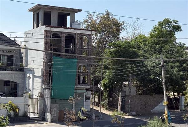 corruption continues in illegal constructions in the municipal corporation