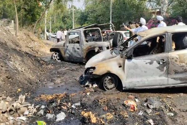 2 vehicles burnt due to fire at garbage dump